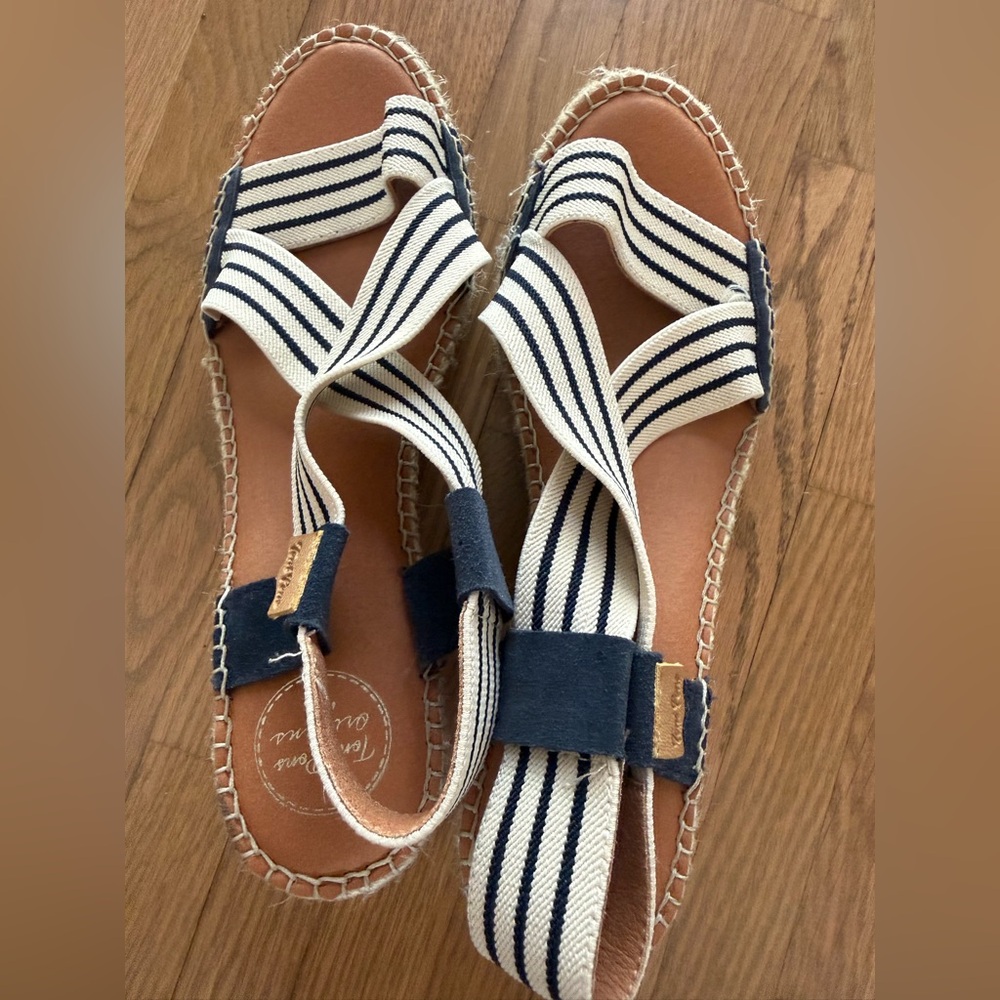 Toni Pons Navy and White Striped Espadrille Wedge Sandals size 41 - Picture 4 of 4